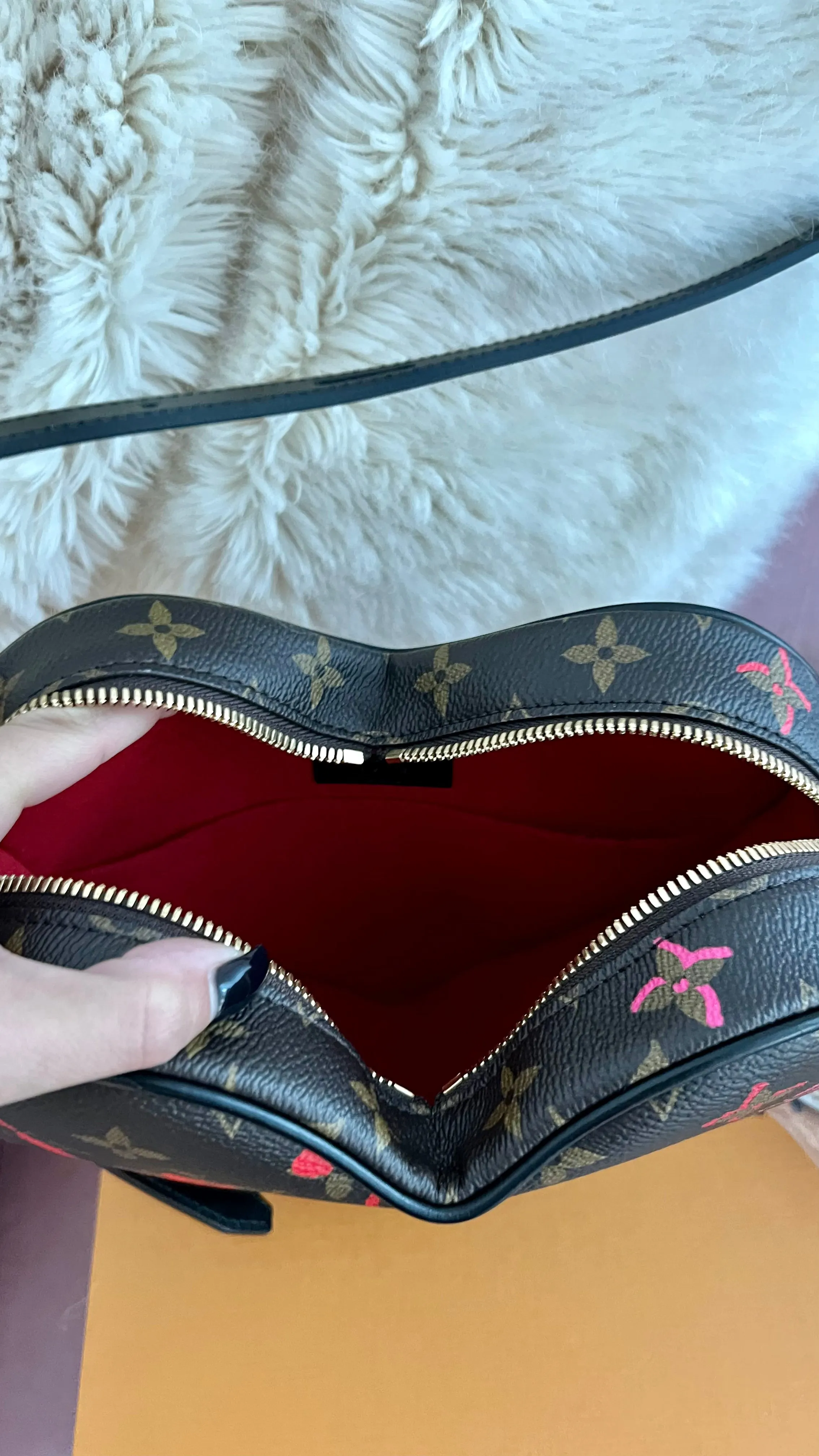 Louis Vuitton Fall In Love Sac de Couer Bag