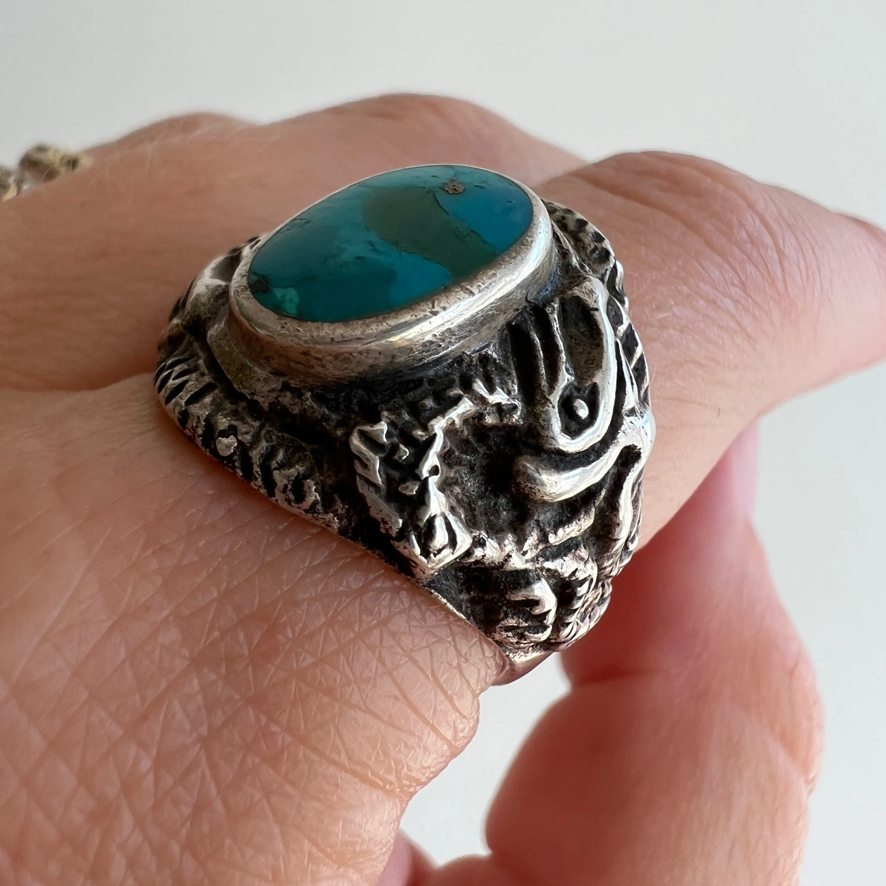 V I N T A G E // dancing dragons / sterling silver and turquoise signet ring / size 8